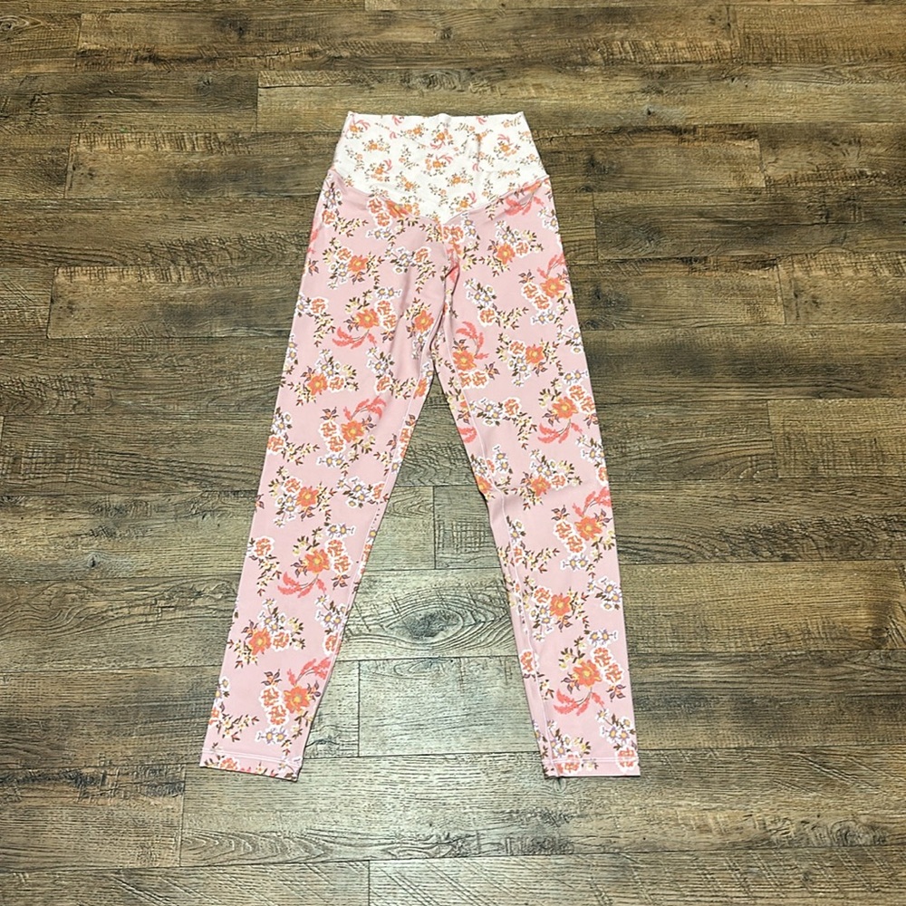 Offline by Aerie Real Me 7/8 Hi-Rise Crossover Floral Country Pink Leggings M - Picture 2 of 9